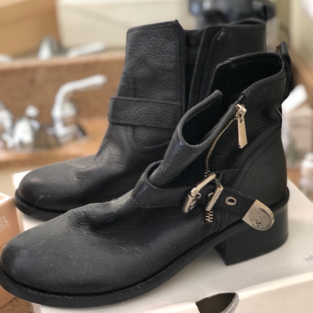 Vince Camuto
